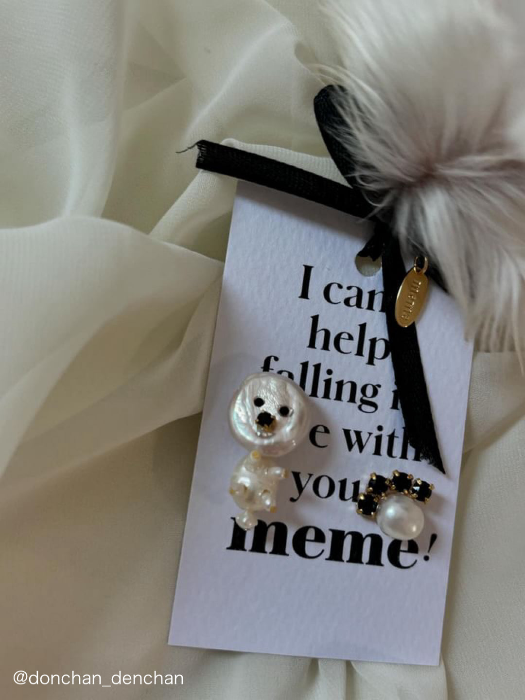 SHIROINU Pearl Puppy Earrings