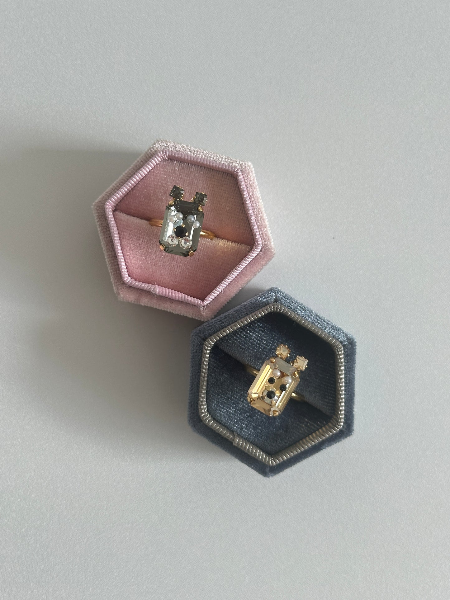 meme dogs ring Schnauzer &Shiba